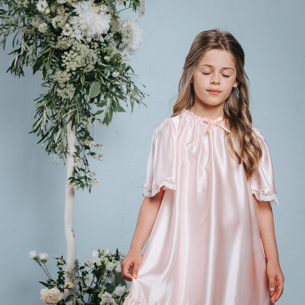 Luxurious girls' pink nightdress Agelea